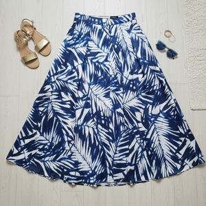 Romeo & Juliet Couture Romantic Feminine  Satin Circle Skirt Size Small